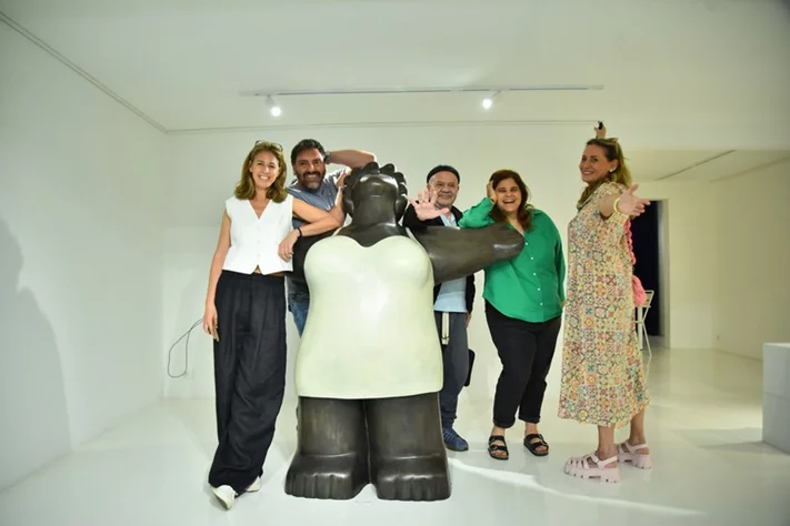 Comme Je L imagine Solo Exhibition at Chaos Art Gallery